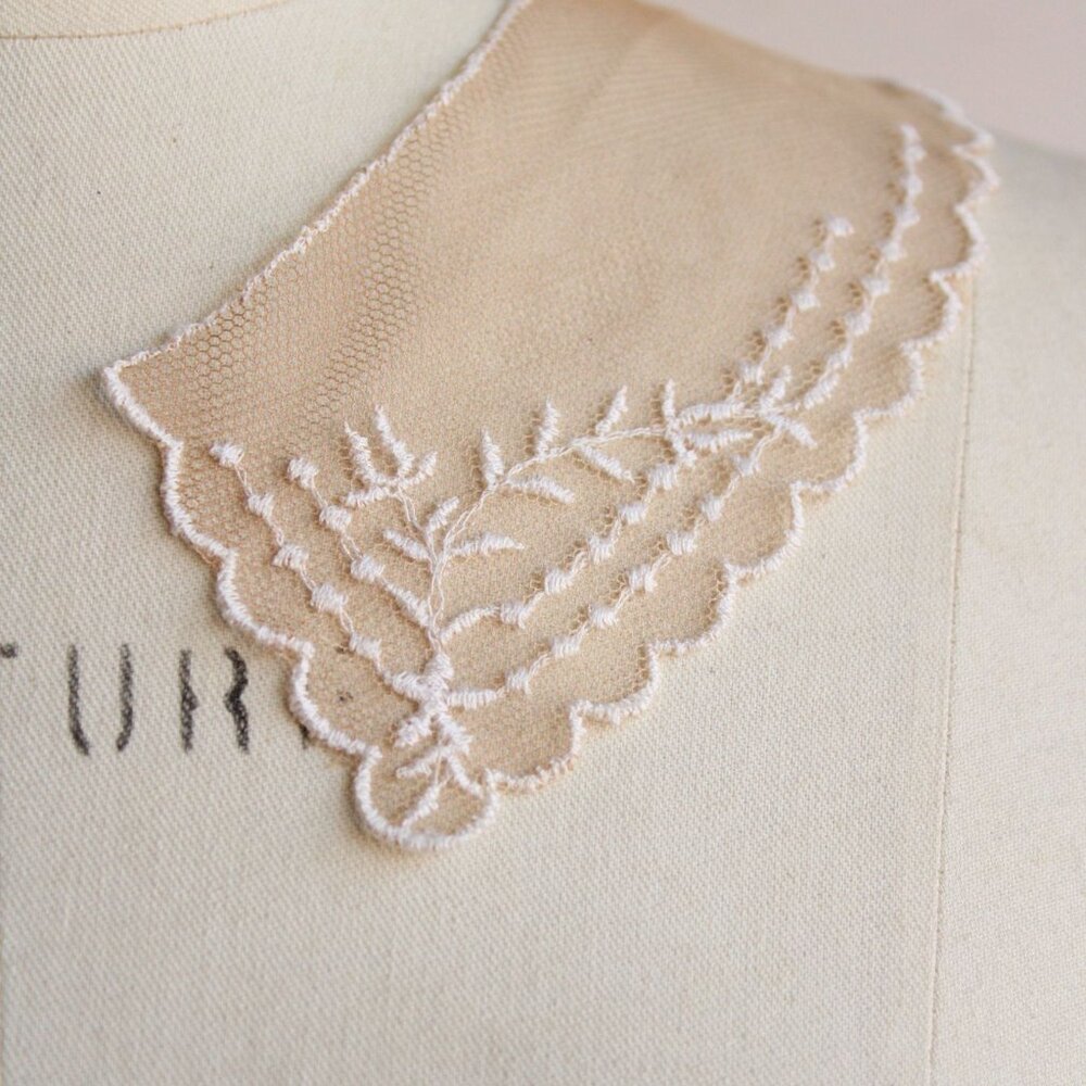 Vintage Ivory Lace Appliques, Pair of 9" Long Collar Pieces - Picture 6 of 10